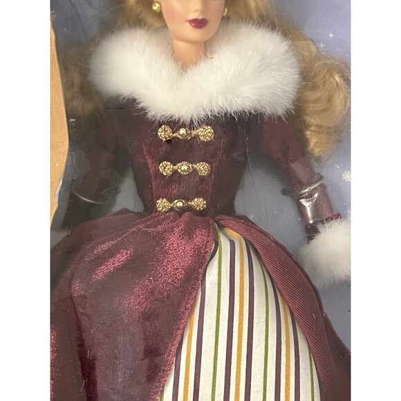 Barbie Victorian Ice Skater Barbie Special Edition 2000 Mattel #27431 - Picture 4 of 11